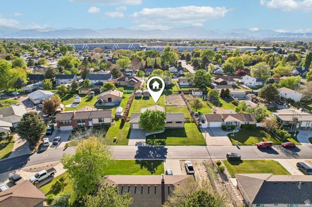 9270 S JANA LEE DR, West Jordan, UT 84088
