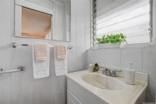 345 Iliwai Drive, Wahiawa, HI 96786