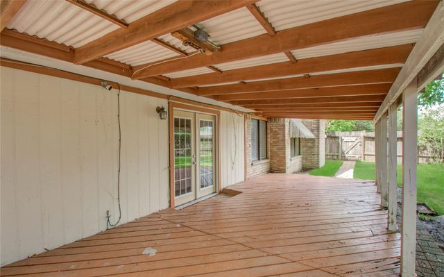 7022 Foxbrook Drive, Humble, TX 77338