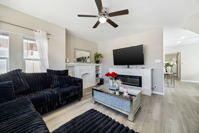 2431 Gunderson Avenue, Berwyn, IL 60402