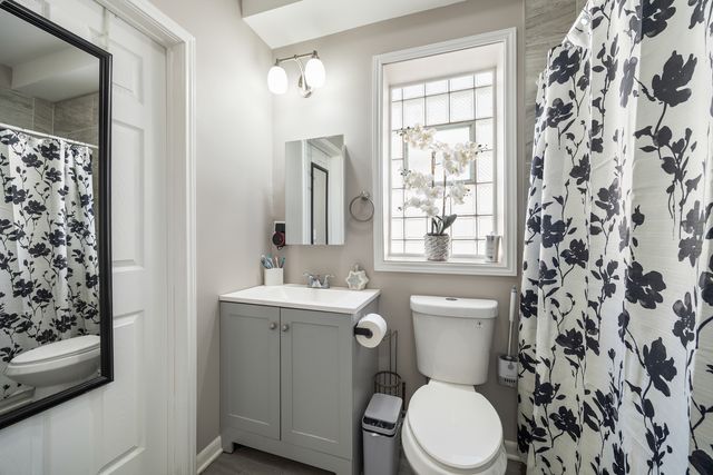 2431 Gunderson Avenue, Berwyn, IL 60402