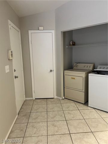 379 Virginia Lake Avenue, Henderson, NV 89015