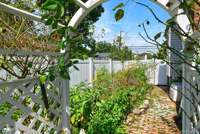 1994 Van Nostrand Avenue, Merrick, NY 11566