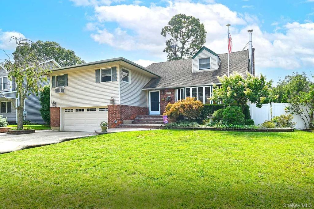 1994 Van Nostrand Avenue, Merrick, NY 11566 — exterior