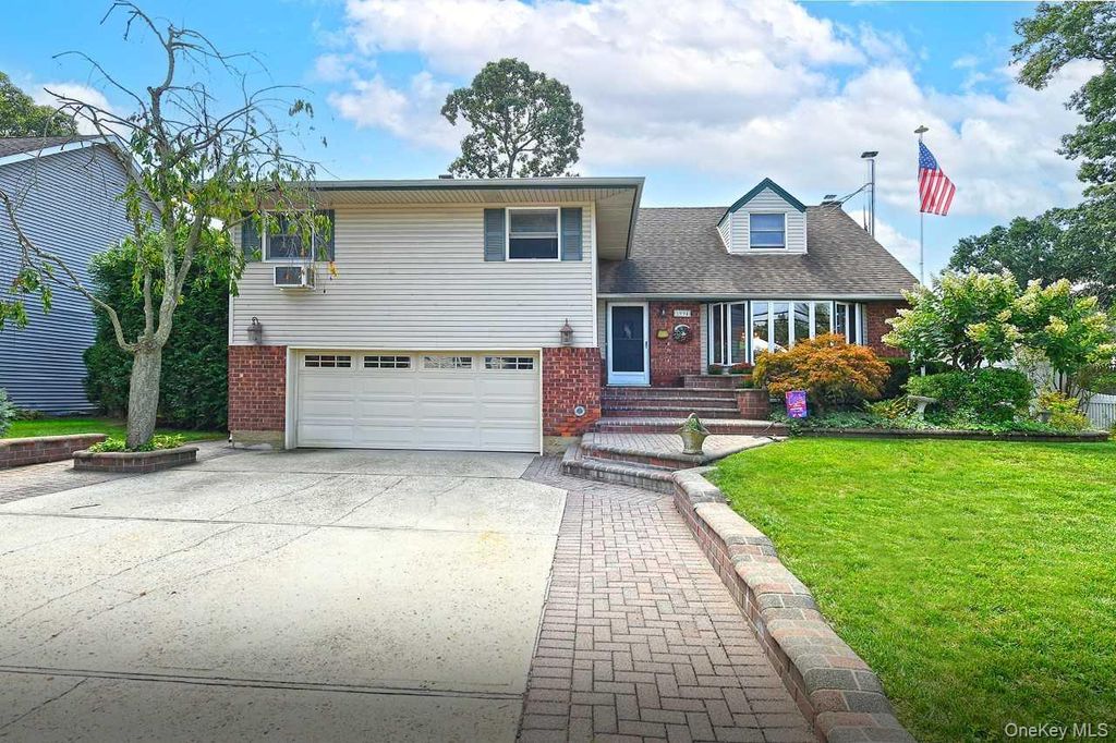 1994 Van Nostrand Avenue, Merrick, NY 11566 — photo 2