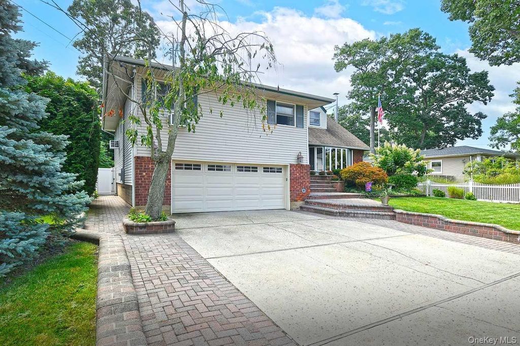 1994 Van Nostrand Avenue, Merrick, NY 11566 — photo 3