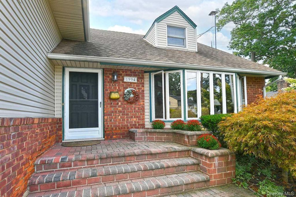 1994 Van Nostrand Avenue, Merrick, NY 11566 — photo 4