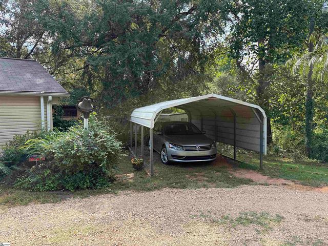 1457 Country Estates Road, Inman, SC 29349