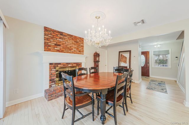 1 6th Street, Nesconset, NY 11767