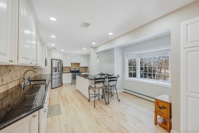 1 6th Street, Nesconset, NY 11767