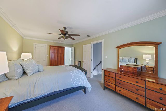 1 6th Street, Nesconset, NY 11767