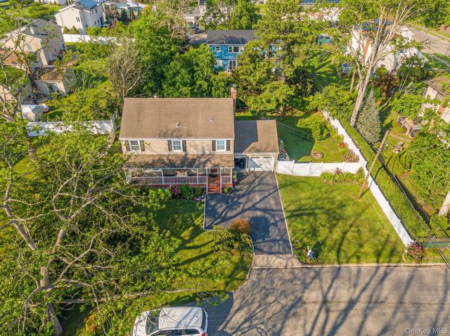 1 6th Street, Nesconset, NY 11767