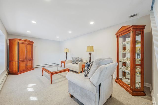 1 6th Street, Nesconset, NY 11767