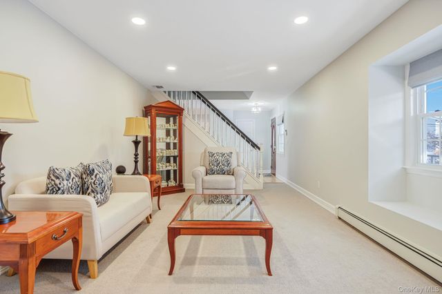 1 6th Street, Nesconset, NY 11767