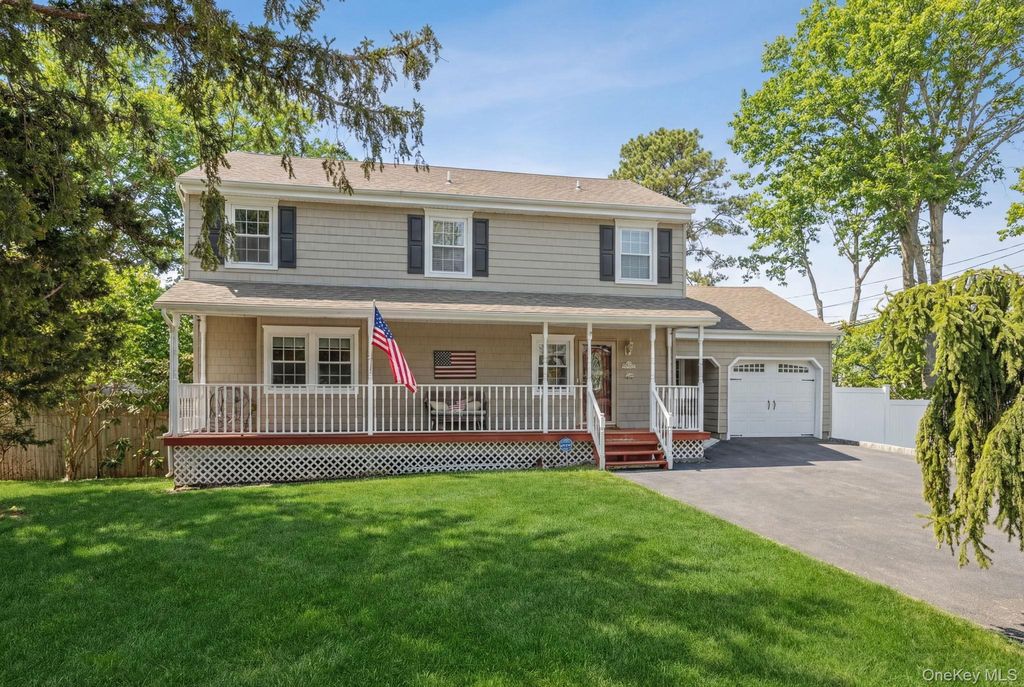 1 6th Street, Nesconset, NY 11767