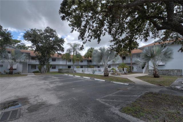 1401 NE 53rd St 211, Fort Lauderdale, FL 33334