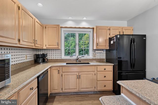 5039 VALLEY VIEW RD, Mohnton, PA 19540