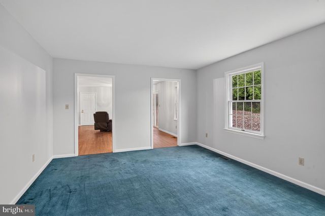 5039 VALLEY VIEW RD, Mohnton, PA 19540