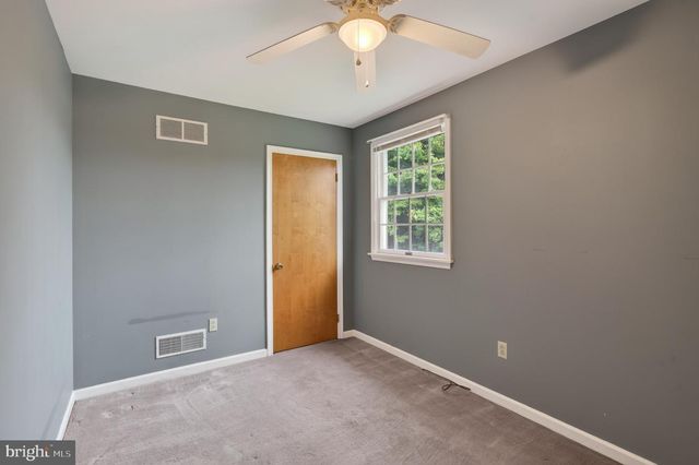 5039 VALLEY VIEW RD, Mohnton, PA 19540