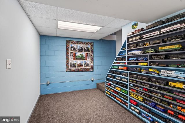 5039 VALLEY VIEW RD, Mohnton, PA 19540