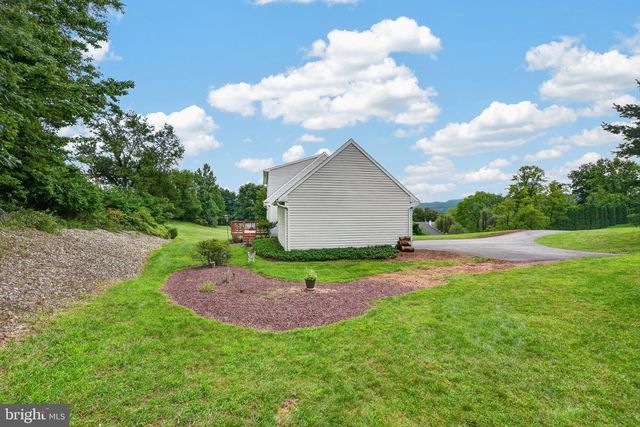 5039 VALLEY VIEW RD, Mohnton, PA 19540