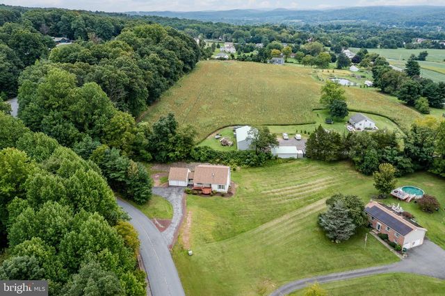 5039 VALLEY VIEW RD, Mohnton, PA 19540