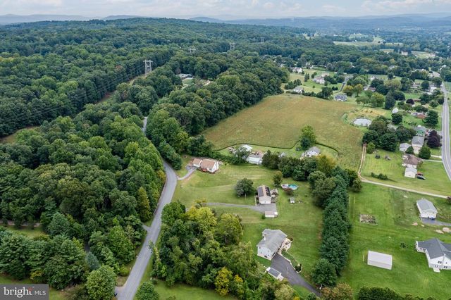 5039 VALLEY VIEW RD, Mohnton, PA 19540