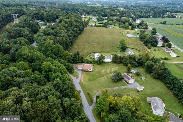 5039 VALLEY VIEW RD, Mohnton, PA 19540