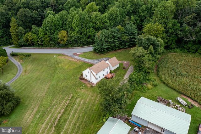 5039 VALLEY VIEW RD, Mohnton, PA 19540