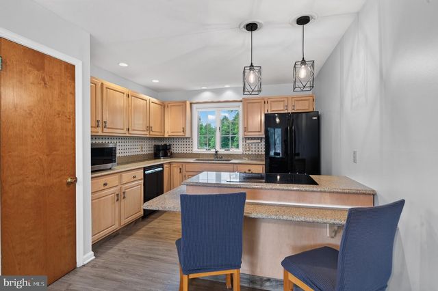 5039 VALLEY VIEW RD, Mohnton, PA 19540