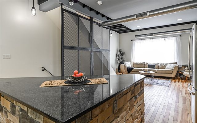 446 WYOLA, Mt Washington, PA 15211