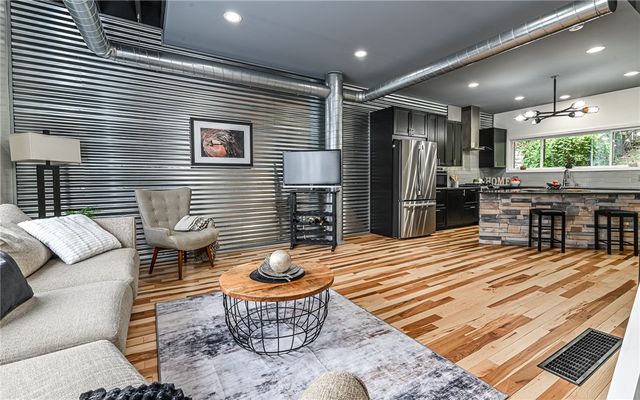 446 WYOLA, Mt Washington, PA 15211