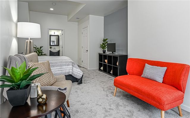 446 WYOLA, Mt Washington, PA 15211