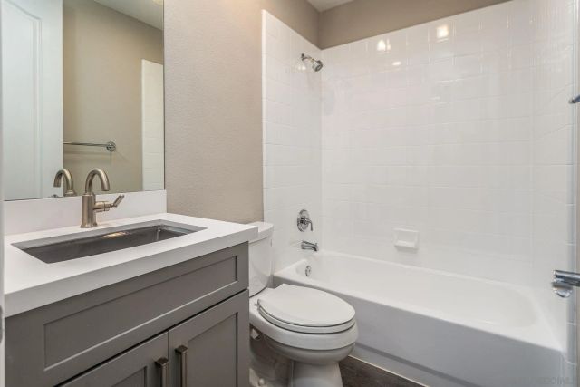 104 Lewis Street, San Diego, CA 92103