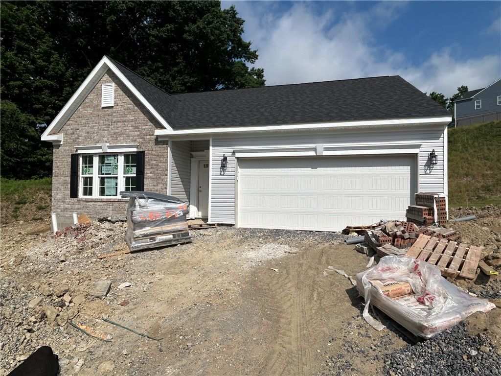 103 Deana Dr, Robinson Twp, PA 15136
