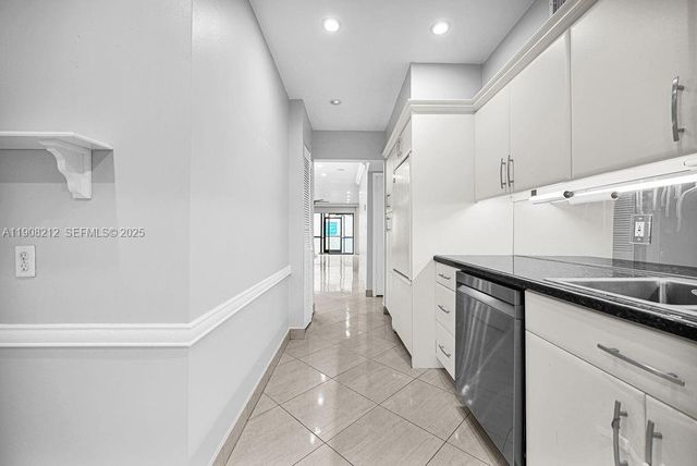 4020 N Hills Drive 2, Hollywood, FL 33021