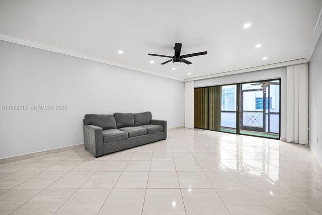 4020 N Hills Drive 2, Hollywood, FL 33021