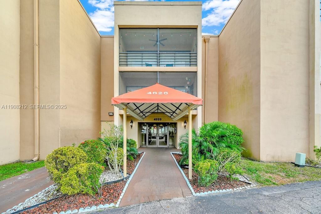 4020 N Hills Drive 2, Hollywood, FL 33021