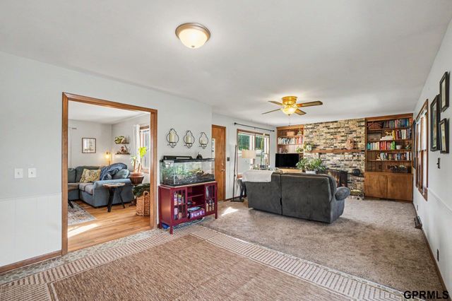 9816 Emmet Street, Omaha, NE 68134