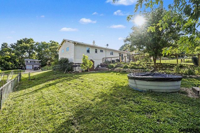 9816 Emmet Street, Omaha, NE 68134