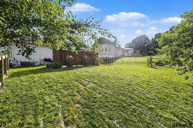 9816 Emmet Street, Omaha, NE 68134