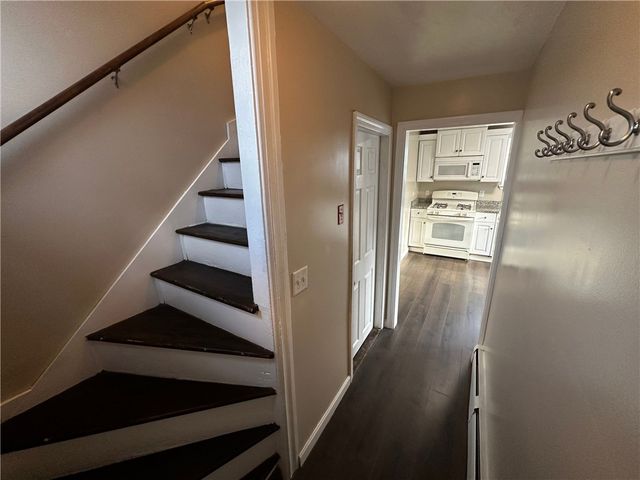 31 Bagley Street, Pawtucket, RI 02860