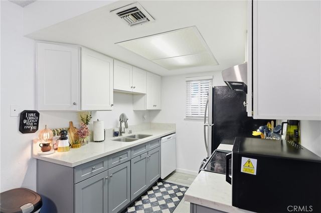 1328 Primrose 4, Upland, CA 91786
