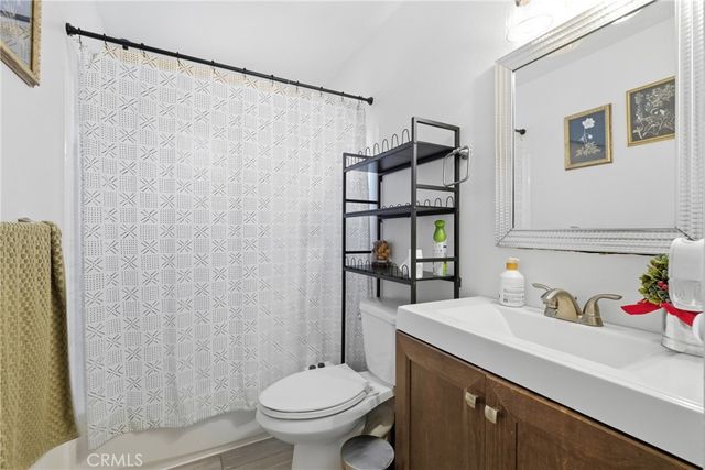 1328 Primrose 4, Upland, CA 91786