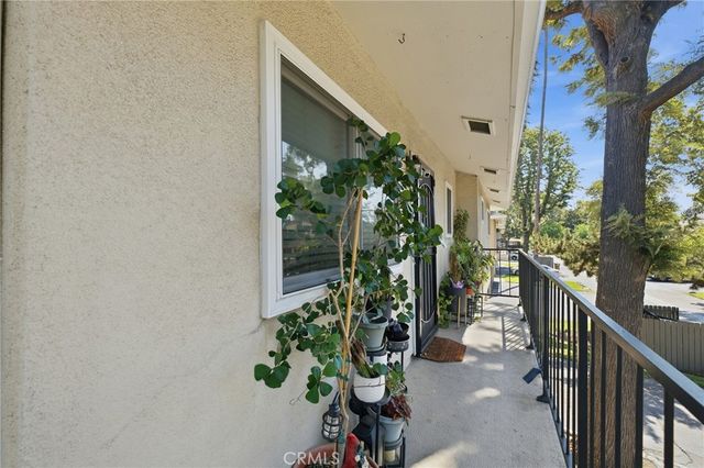 1328 Primrose 4, Upland, CA 91786