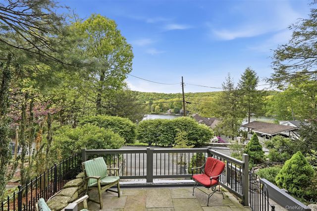 40 Chippewa Road, Putnam Valley, NY 10579