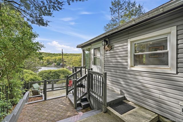 40 Chippewa Road, Putnam Valley, NY 10579