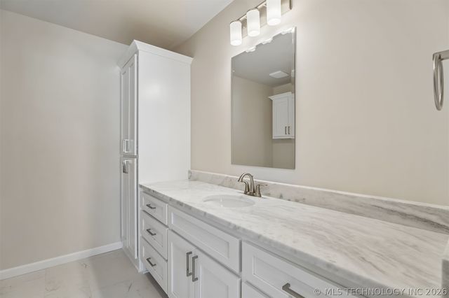 11290 S 220th East Avenue, Broken Arrow, OK 74014