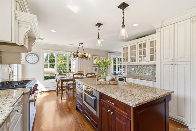 36 Bay Drive E, Huntington, NY 11743