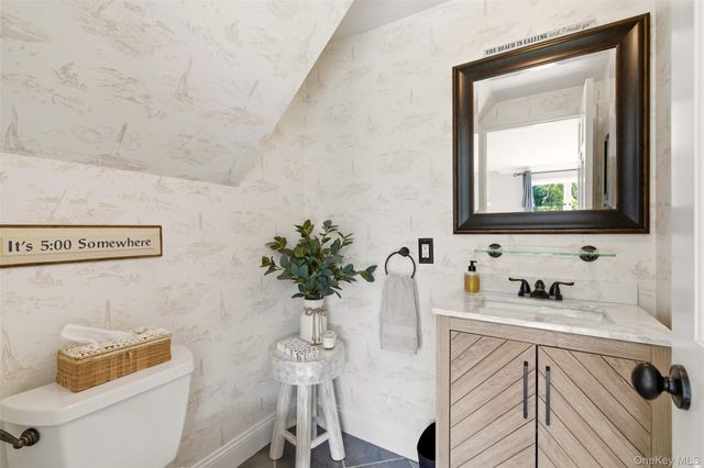 36 Bay Drive E, Huntington, NY 11743